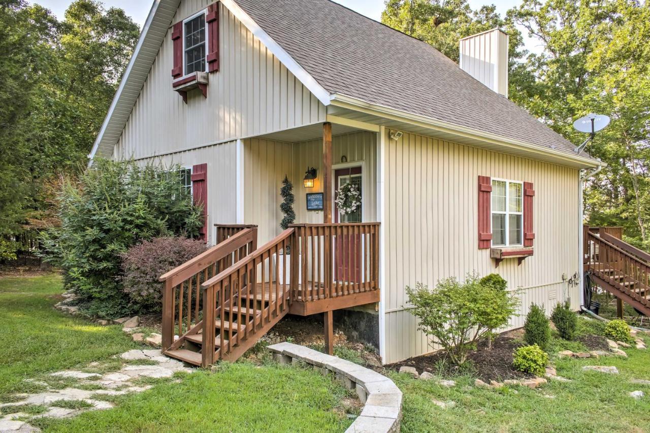 Lakefront Blue Eye Cottage With Hot Tub And Fire Pit! Exterior photo